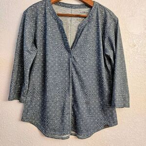 NWOT L.L.  BEAN V-neck Flattering Elbow length Top in Spring Green: Comfy Effort